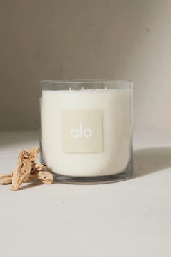 Alo Signature Candle - 60 Oz