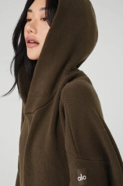 Scholar Hooded Sweater - Espresso 9 Scholar Hooded Sweater - Espresso -Alo Fashion Store U3026R 04064 b1 s1 a4 1 m54