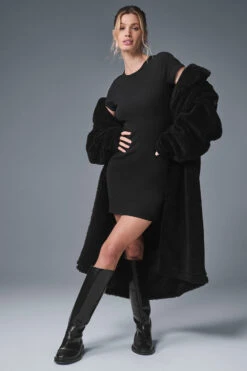 Oversized Sherpa Trench - Black 11 Oversized Sherpa Trench - Black -Alo Fashion Store U4012R 01 b1 s1 a4 2 m91