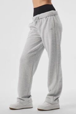 Accolade Straight Leg Sweatpant - Athletic Heather Grey 9 Accolade Straight Leg Sweatpant - Athletic Heather Grey -Alo Fashion Store U5012RG 02910 b1 s1 a5 1 m54