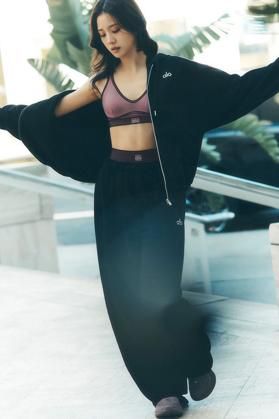 Accolade Straight Leg Sweatpant - Black 3 Accolade Straight Leg Sweatpant - Black