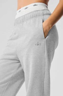 Accolade Sweatpant - Athletic Heather Grey -Alo Fashion Store U5013RG 02910 b1 s1 a4 1 m91