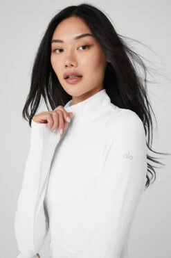 Alosoft 1/2 Zip Rapid Pullover - White 11 Alosoft 1/2 Zip Rapid Pullover - White -Alo Fashion Store W3694R 00 b1 s1 a4 1 m54