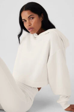 Bae Hoodie - Ivory -Alo Fashion Store W3814R 03299 b1 s1 a4 2 m18