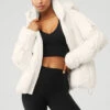 Stunner Puffer Jacket - Ivory -Alo Fashion Store W4430R 03299 b1 s1 a1 1 m18 d965c9e2 6b70 44ee b79d 5301367ad4a0