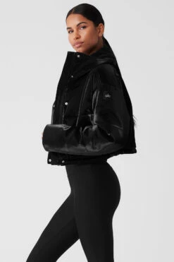 Orion Cropped Puffer - Black 9 Orion Cropped Puffer - Black -Alo Fashion Store W4464R 01 b1 s1 a2 1 m18