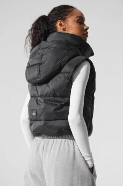 Gold Rush Puffer Vest - Black 9 Gold Rush Puffer Vest - Black -Alo Fashion Store W4469R 01 b1 s1 a2 1 m76