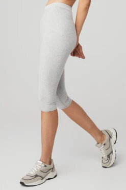 Alosoft High-Waist Iconic 90's Capri - Athletic Heather Grey 8 Alosoft High-Waist Iconic 90's Capri - Athletic Heather Grey -Alo Fashion Store W51024R 02910 b1 s1 a2 1 m54