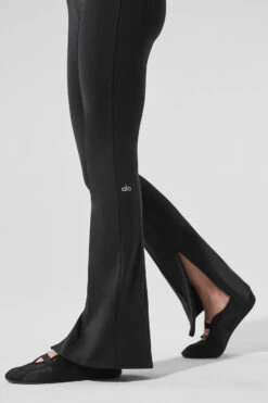 High-Waist Zip It Flare Legging - Black 10 High-Waist Zip It Flare Legging - Black -Alo Fashion Store W51030R 01 b1 s1 a4 1 m224