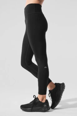 Alosoft High-Waist 7/8 Highlight Legging - Black 9 Alosoft High-Waist 7/8 Highlight Legging - Black -Alo Fashion Store W51104R 01 b1 s1 a3 1 m91