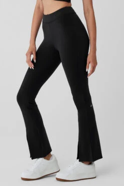 Airbrush 7/8 High Waist Flutter Legging - Black 9 Airbrush 7/8 High Waist Flutter Legging - Black -Alo Fashion Store W51109R 01 b1 s1 a2 1 m54