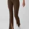 Airbrush High-Waist 7/8 Flutter Legging - Espresso -Alo Fashion Store W51109R 04640 b1 s1 a1 1 m54