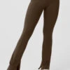 High-Waist 7/8 Zip It Flare Legging - Espresso -Alo Fashion Store W51115R 04064 b1 s1 a1 1 m125