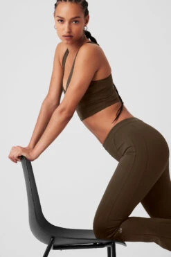 High-Waist 7/8 Zip It Flare Legging - Espresso -Alo Fashion Store W51115R 04064 b1 s1 a2 2 m125