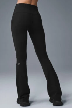 Airbrush High-Waist 7/8 Bootcut Legging - Black 9 Airbrush High-Waist 7/8 Bootcut Legging - Black -Alo Fashion Store W51119R 01 b1 s1 a3 1 m224