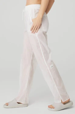 Cloud Nine Pant - White 8 Cloud Nine Pant - White -Alo Fashion Store W51138R 00 b1 s1 a2 1 m89