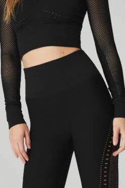 Seamless High-Waist 7/8 Open Air Legging - Black 9 Seamless High-Waist 7/8 Open Air Legging - Black -Alo Fashion Store W51144R 01 b1 s1 a4 1 m89