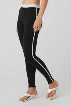 Airbrush High-Waist Streamlined Legging - Black/White 9 Airbrush High-Waist Streamlined Legging - Black/White -Alo Fashion Store W51160R 0100 b1 s1 a2 1 m89