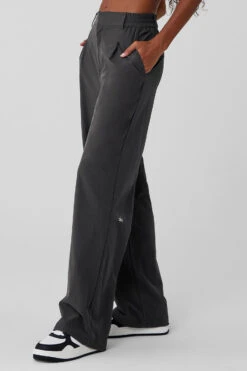 High-Waist Pursuit Trouser - Anthracite 8 High-Waist Pursuit Trouser - Anthracite -Alo Fashion Store W51208R 02125 b1 s1 a3 1 m76