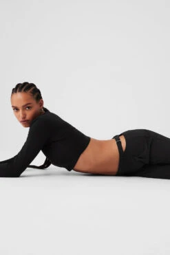 Mid-Rise Showdown Trouser - Black 13 Mid-Rise Showdown Trouser - Black -Alo Fashion Store W51214R 01 b1 s1 a5 1 m125