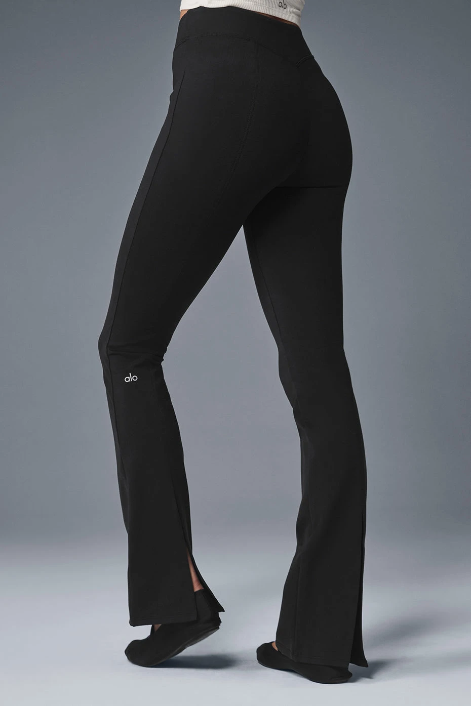 Airbrush High-Waist Kick-Back Legging - Black 4 Airbrush High-Waist Kick-Back Legging - Black - Image 2