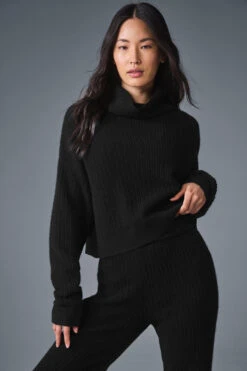 Cashmere High-Waist Plush Waffle Pant - Black 8 Cashmere High-Waist Plush Waffle Pant - Black -Alo Fashion Store W51286R 01 b1 s1 a3 1 m191