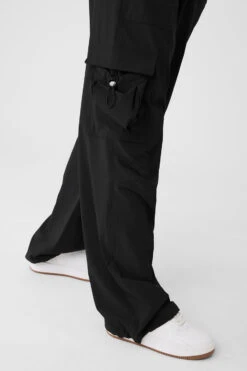 Megastar Cargo Pant - Black 9 Megastar Cargo Pant - Black -Alo Fashion Store W51315R 01 b1 s1 a4 1 m18