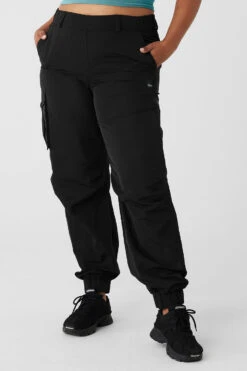 High-Waist Break Line Jogger - Black 16 High-Waist Break Line Jogger - Black -Alo Fashion Store W51319R 01 b1 s4 a1 1 m152