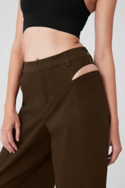 High-Waist Risk Taker Trouser - Espresso 9 High-Waist Risk Taker Trouser - Espresso -Alo Fashion Store W51338R 04064 b1 s1 a4 178 m18