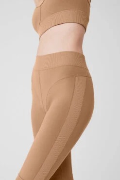 Alosoft High-Waist Head Start Legging - Toasted Almond -Alo Fashion Store W51384R 05131 b1 s1 a4 1 m177