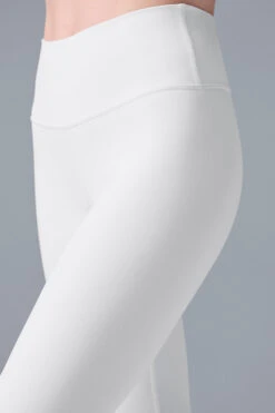 High-Waist Airbrush Capri - White 9 High-Waist Airbrush Capri - White -Alo Fashion Store W5475R 00 b1 s1 a4 1 m184