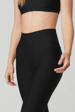 High-Waist Airlift Capri - Black 9 High-Waist Airlift Capri - Black -Alo Fashion Store W5630R 01 b1 s1 a4 1 m89