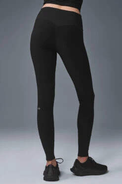 High-Waist Alosoft Lounge Legging - Black 8 High-Waist Alosoft Lounge Legging - Black -Alo Fashion Store W5762R 01 b1 s1 a2 1 m54
