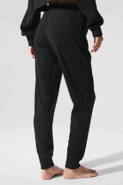 Muse Sweatpant - Black 9 Muse Sweatpant - Black -Alo Fashion Store W5784R 01 b1 s1 a2 1 m191