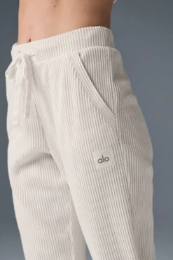 Muse Sweatpant - Ivory 10 Muse Sweatpant - Ivory -Alo Fashion Store W5784R 03299 b1 s1 a3 1 m91