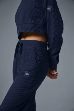 Muse Sweatpant - Navy 12 Muse Sweatpant - Navy -Alo Fashion Store W5784R 03842 b1 s1 a3 1 m18