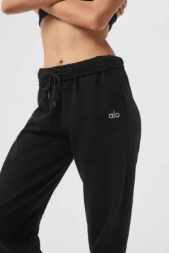 Accolade Sweatpant - Black 9 Accolade Sweatpant - Black -Alo Fashion Store W5942RG 01 b1 s1 a3 1 m54
