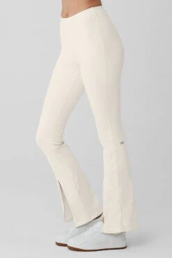 Airbrush High-Waist Flutter Legging - Ivory 8 Airbrush High-Waist Flutter Legging - Ivory -Alo Fashion Store W5946R 03299 b1 s1 a2 1 m54