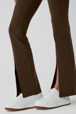 Airbrush High-Waist Flutter Legging - Espresso -Alo Fashion Store W5946R 04640 b1 s1 a4 1 m54