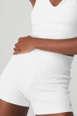 Goddess Ribbed High-Waist Hot Short - White 9 Goddess Ribbed High-Waist Hot Short - White -Alo Fashion Store W6286R 00 b1 s1 a4 1 m100
