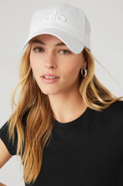 Off-Duty Cap - Bright White/White -Alo Fashion Store W7112R 04448 b1 a1 m89
